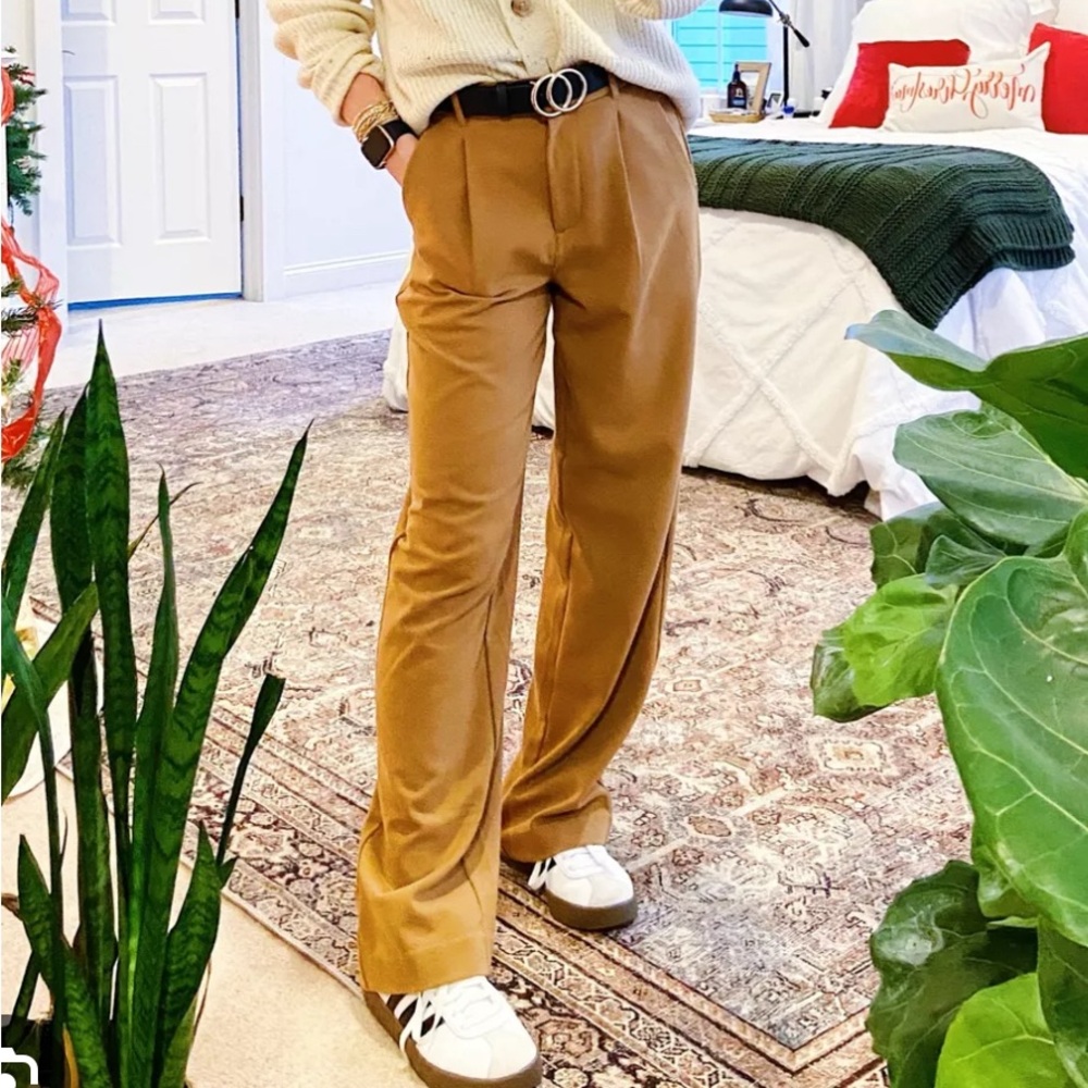 Old Navy Taylor Wide Leg Trouser 6- dark tan